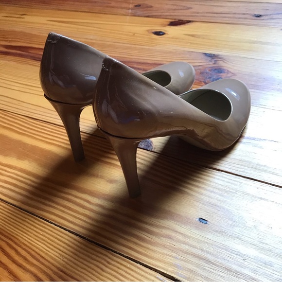 Nine West Nude Patent NW Caress Leather Heels, EUC, 8 - Picture 5 of 11